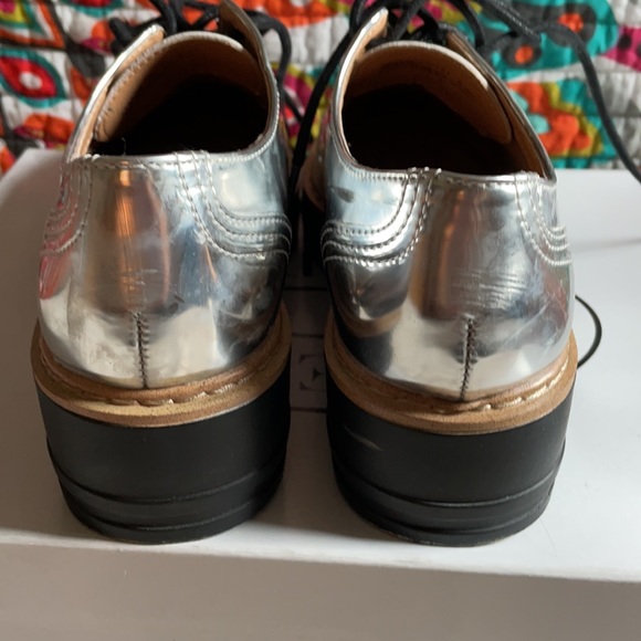 Steve Madden Silver Metallic Oxford - Picture 4 of 6